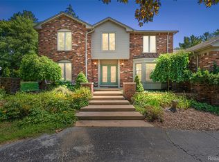 5353 W Bloomfield Lake Rd, West Bloomfield, MI 48323