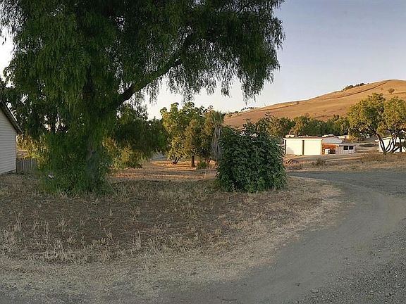 3rd image of 1360 Fleming Ave
