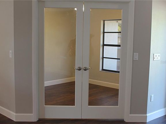 3rd image of 69 Windsor Dr