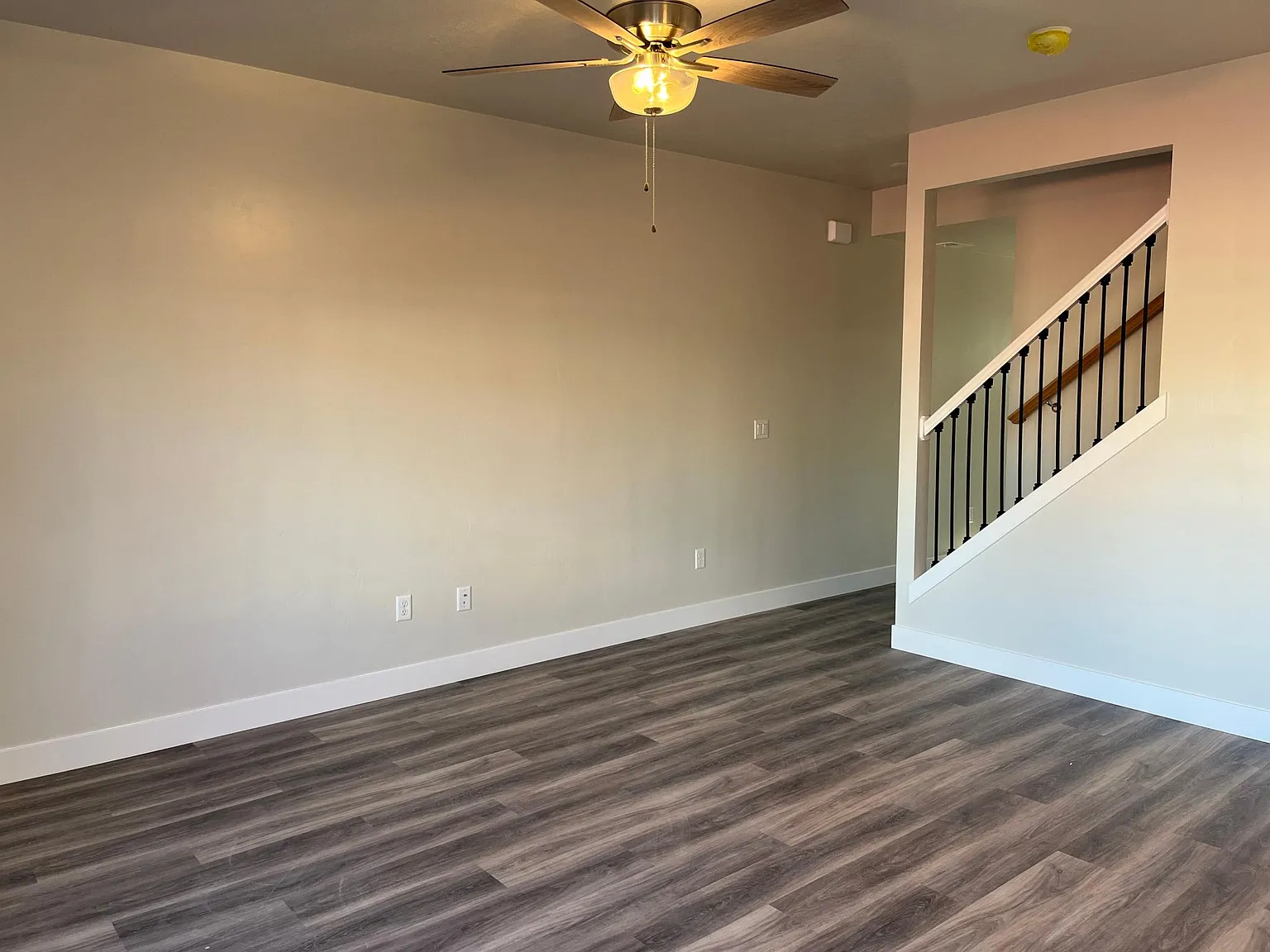 3 bed, 1558 sqft, $1,950 — Photo 2