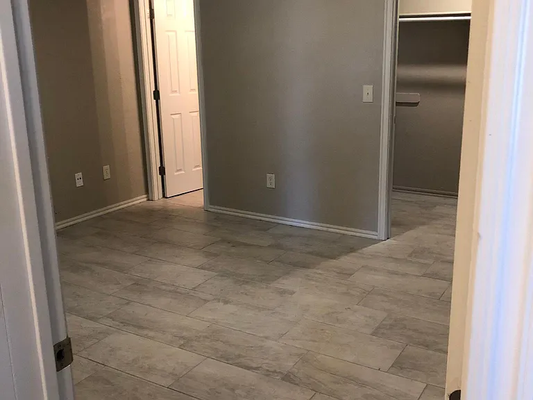 1206 Clearwater Dr — Photo 3