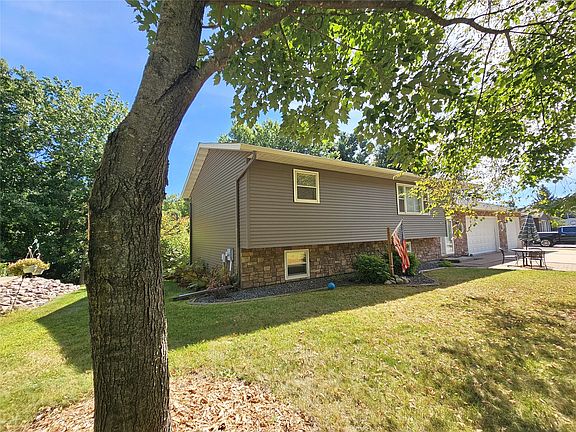 3rd image of 1105 Boehmer Drive