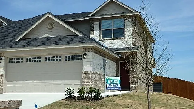 3 bed, 2.5 bath, 1465 sqft, $1,890 — Photo 2