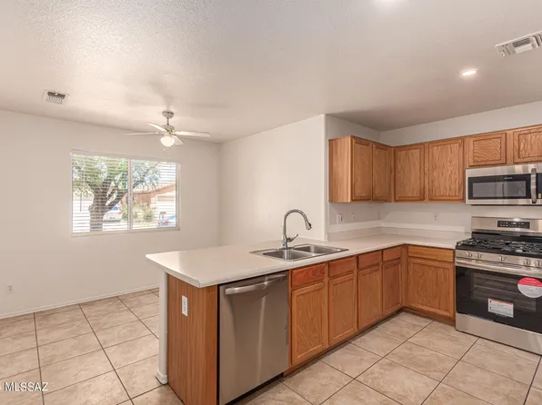 2195 W Burlwood Way, Tucson, AZ 85745