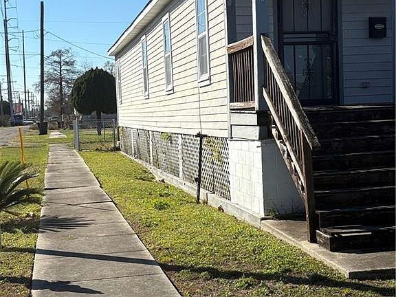 2nd image of 3064 Law St