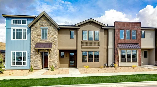4314 E Parkcenter Blvd Photo 1