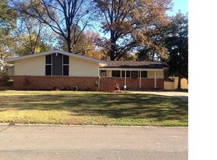 1646 Rathford Dr, Saint Louis, MO 63146