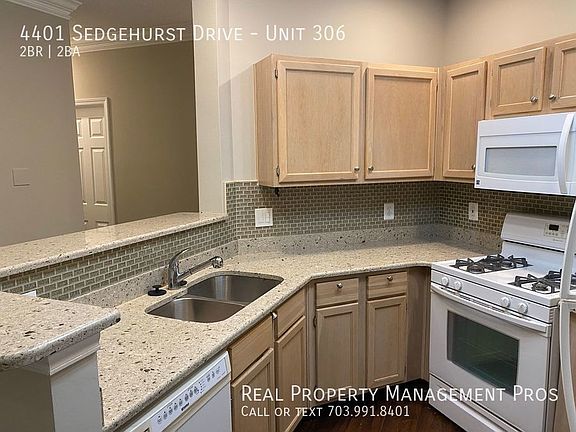 3rd image of 4401 Sedgehurst Dr APT 306