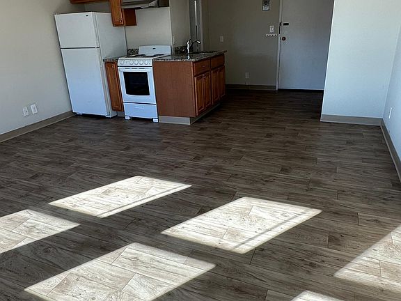 3rd image of 1050 Hancock St #3D