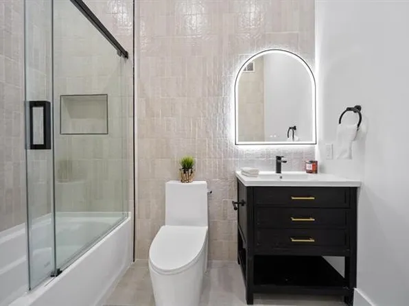 27 Graham Street image 19 of 26