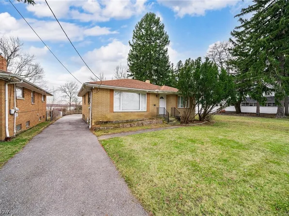 24600 Emery Rd, Warrensville Heights, OH 44128