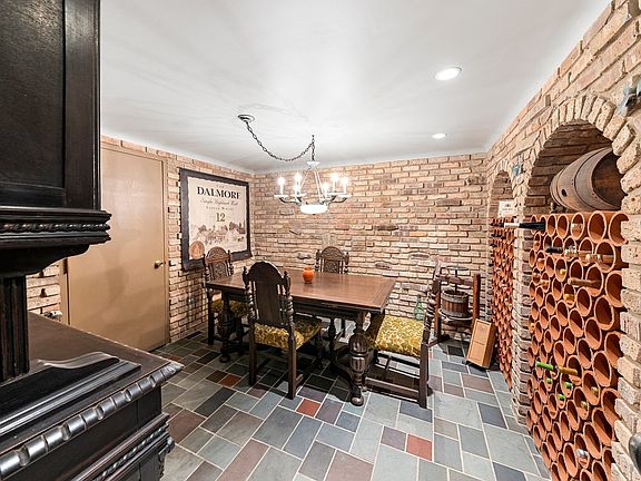 5th image of 9101 W 121st St