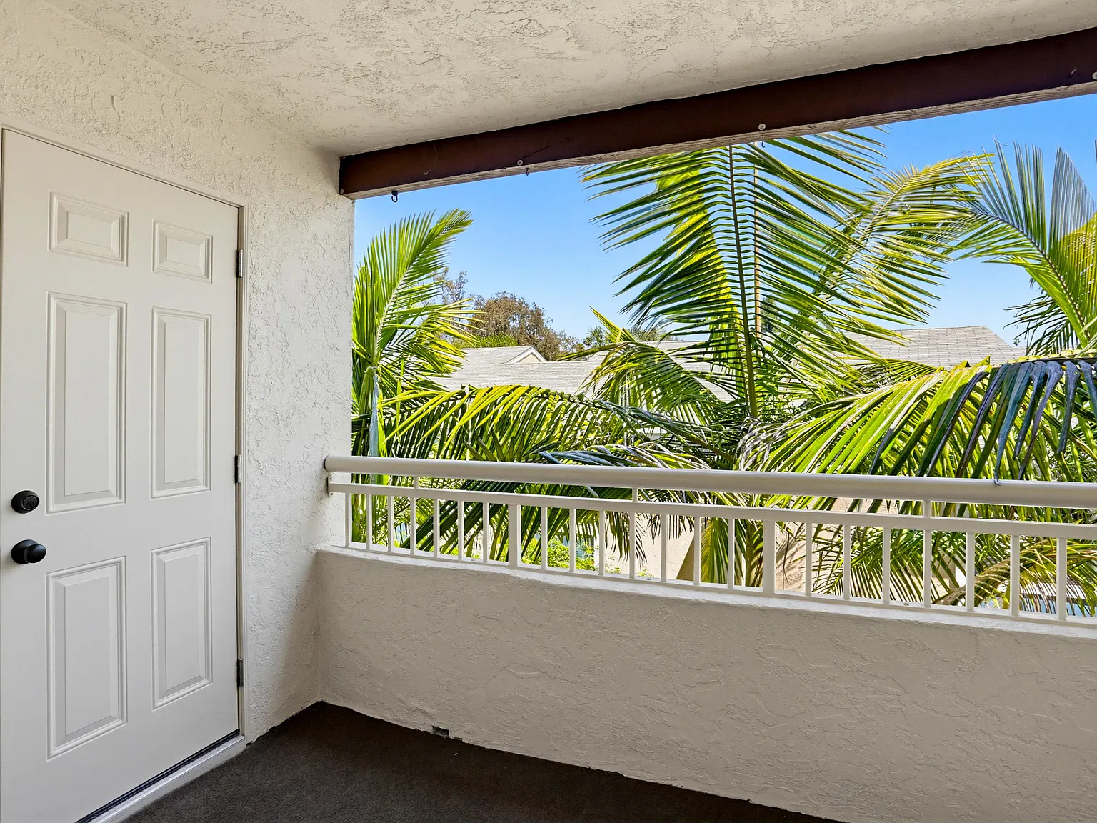 Shasta Terrace Apartments — Photo 1