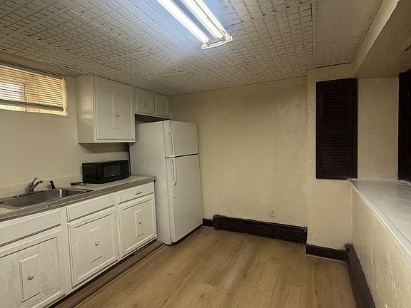 3rd image of 393 Adams St #B