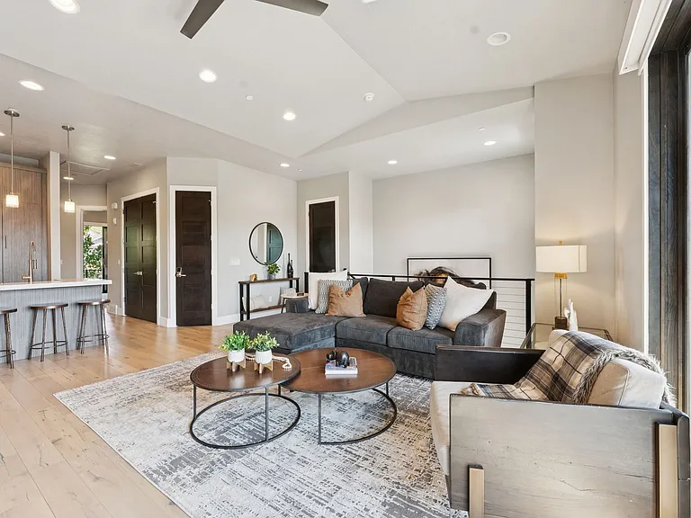 4313 Holly Frost Ct — Photo 5