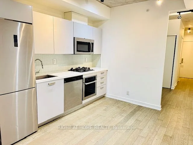 39 Brant St #304 — Photo 10
