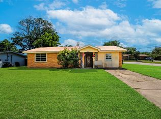 1809 Virginia Pl, Cleburne, TX 76033