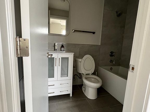 3rd image of 2106 N Reese St #4