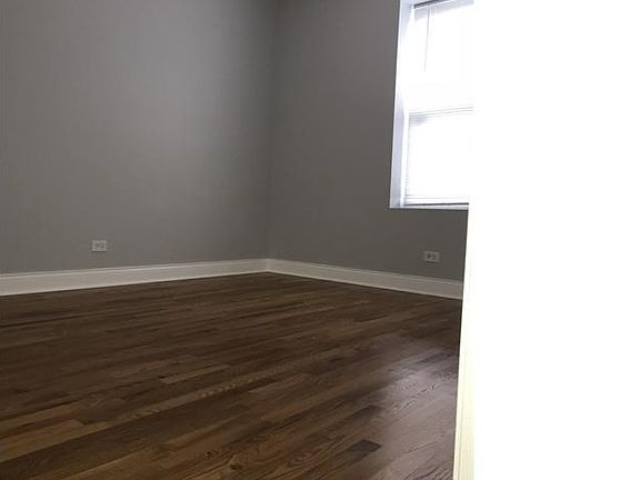 4th image of 239 E 51st St