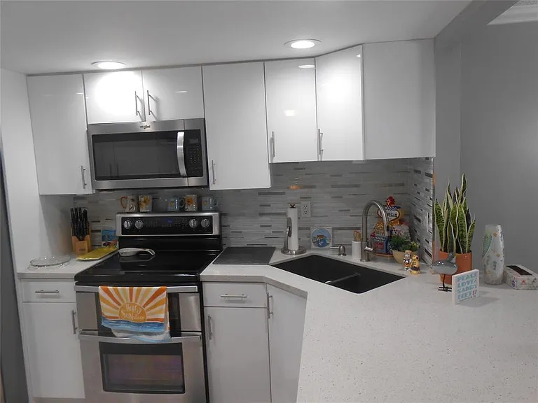 4540 N Ocean Dr #210 — Photo 11