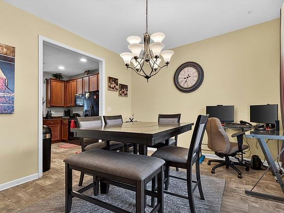 5th image of 112 Hemingway Cir