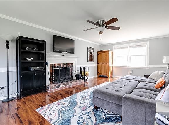 3rd image of 8811 Brucewood Dr