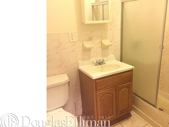 2nd image of 1333 Chisholm St #1