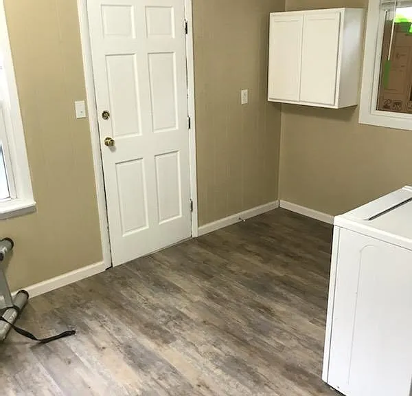 413 Augusta St — Photo 13