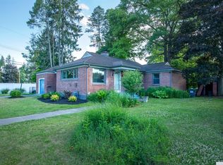 42 Schuyler Dr, Saratoga Springs, NY 12866