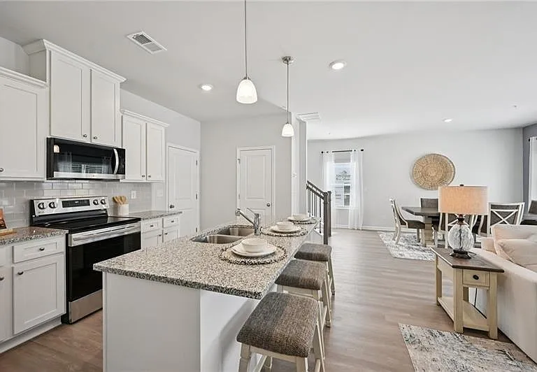 405 Lanier Cir — Photo 15
