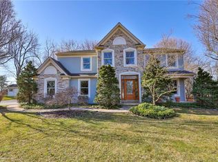 2726 Suncrest Dr S, Allentown, PA 18104