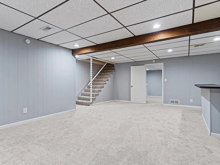 14501 S Village Dr — Photo 21