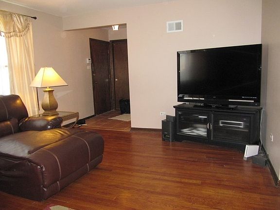 3rd image of 498 Mackinaw Ave