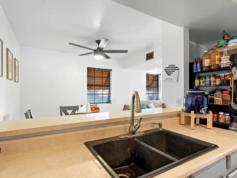 1430 W La Jolla Dr #1430 — Photo 9