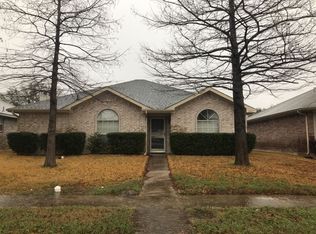 2817 Coral Dr, Lancaster, TX 75146