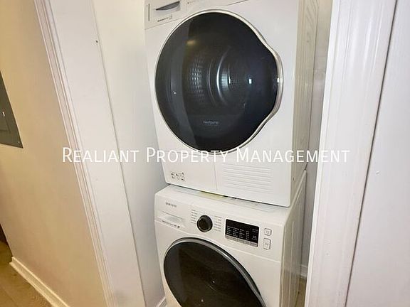 3rd image of 139 E Clifton Ave #139E300