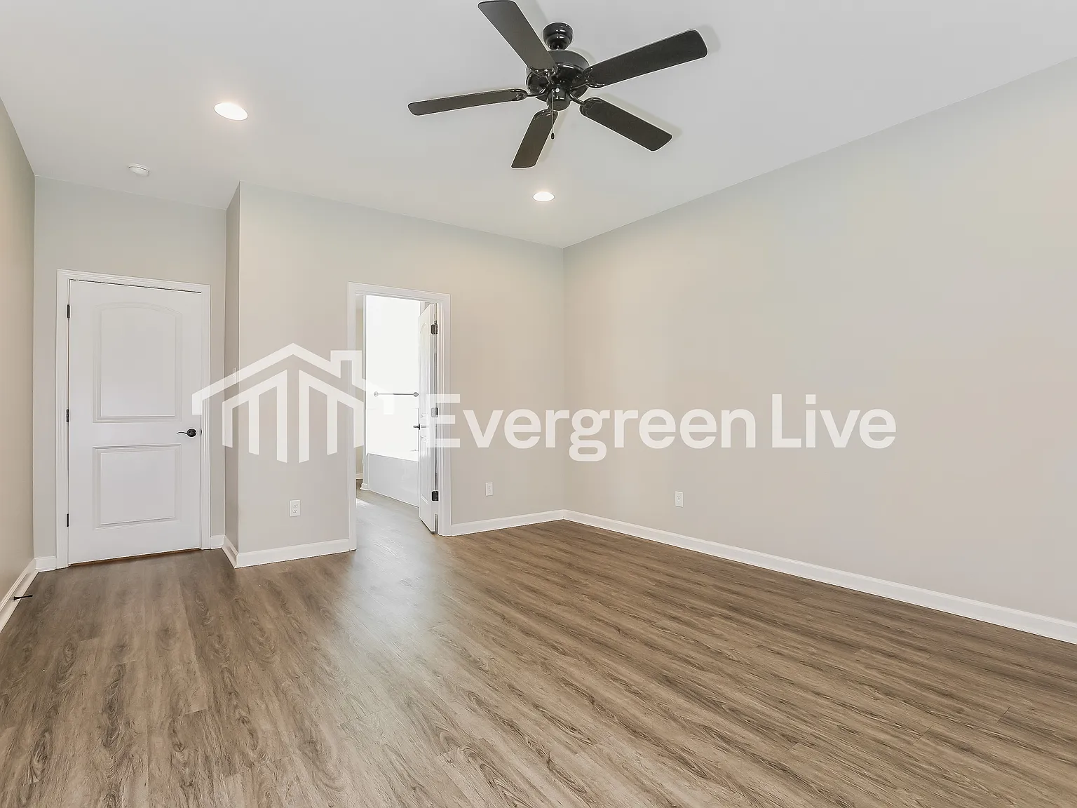 4 bed, 2.0 bath, 1984 sqft, $1,845 — Photo 4