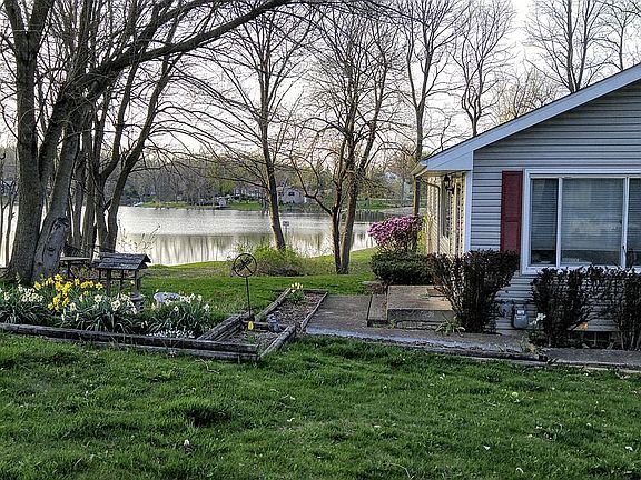 4th image of 322 Hiawatha Dr