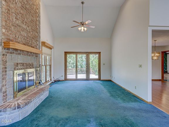 4th image of 312 Lakeview Ln