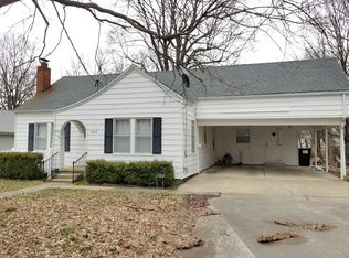 622 S Lillian Ave, Bolivar, MO 65613