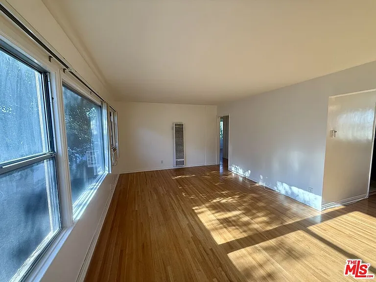 14944 Dickens St #3 — Photo 3