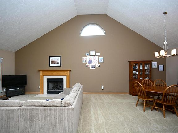 4th image of 6572 Margaret Dr