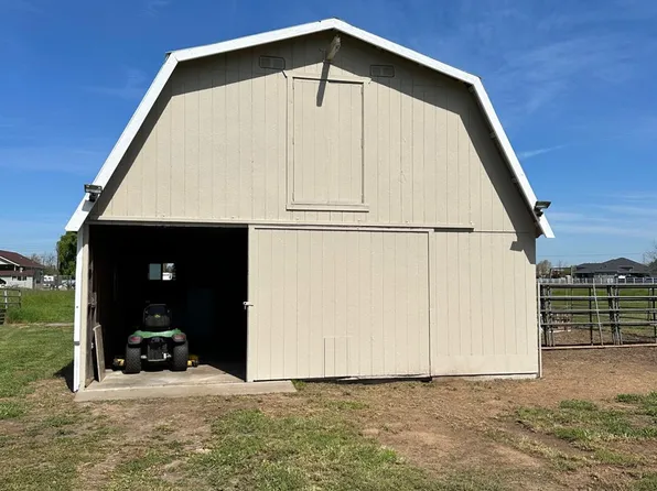 11375 Alta Mesa Rd, Wilton, CA 95693