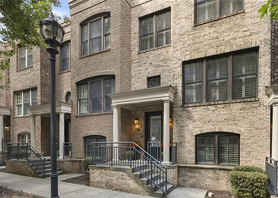 1st image of 718 Cosmopolitan Dr NE #1225