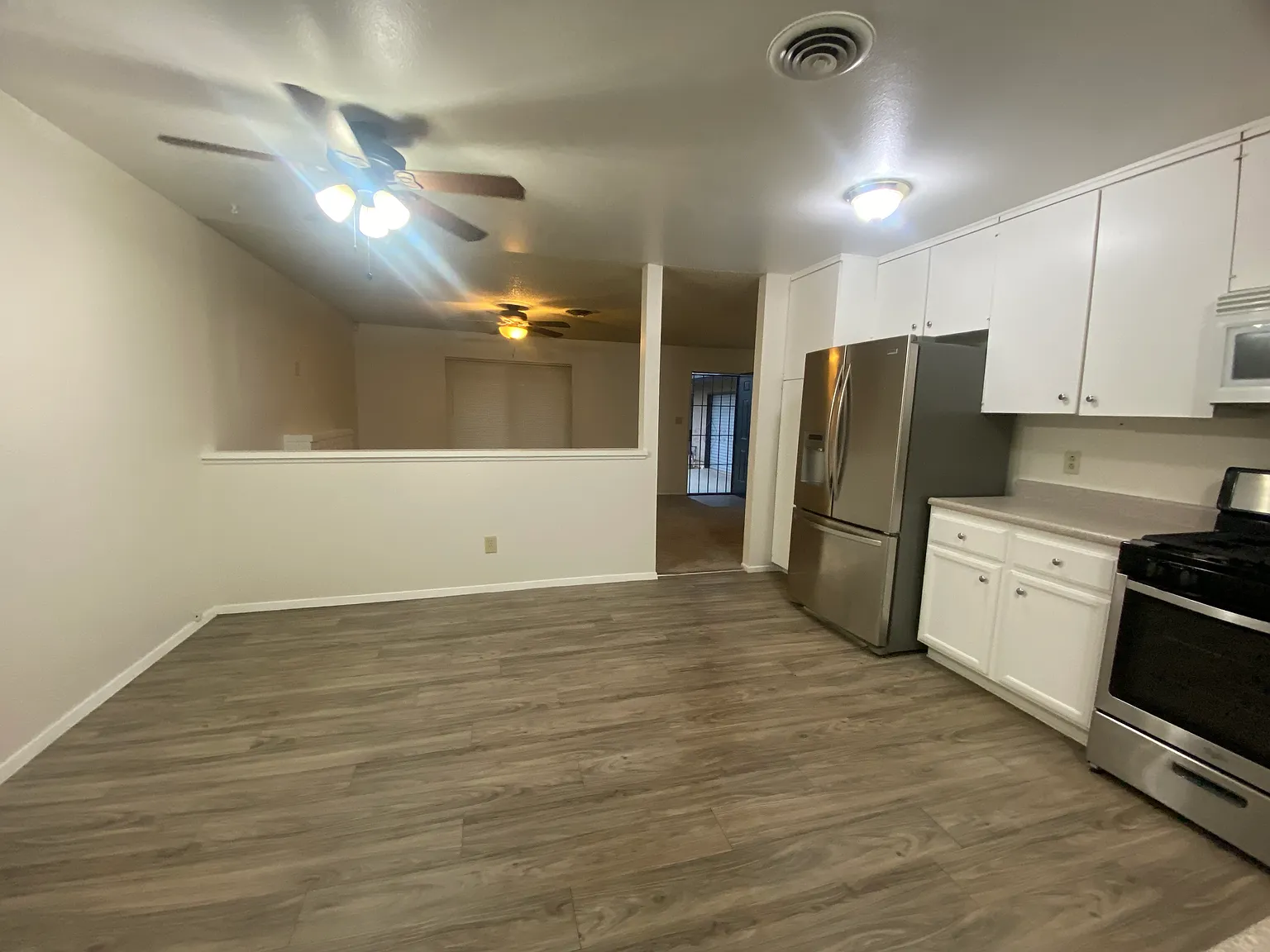 3 bed, 1176 sqft, $2,195 — Photo 4