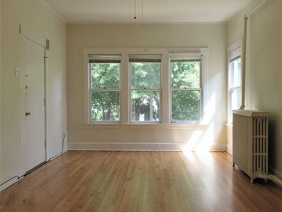 3rd image of 115 Rockford Ave APT 2
