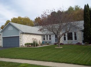 285 Brittany Trl, Elgin, IL 60120