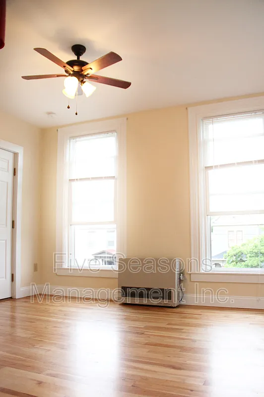 Studio, 1.0 bath, 450 sqft, $1,400 — Photo 3