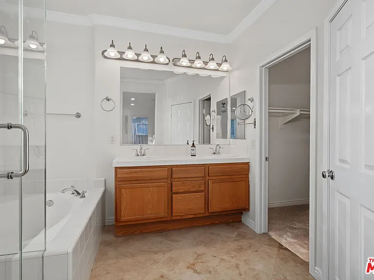 5711 Citrus Ranch Cir — Photo 19
