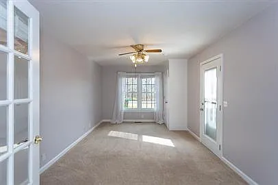 681 Marlborough Dr — Photo 29